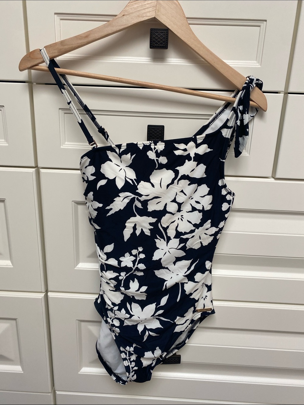 Michael Kors Black & White Floral One-Piece Swimsuit. Size 8.  Loke NEW!